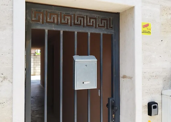 Aпартамент 5 וארנה