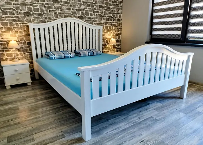 Apartment Aпартамент 5 *